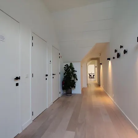 Beautiful 3-bedroom - 3-bathroom Pendula Apartment *
