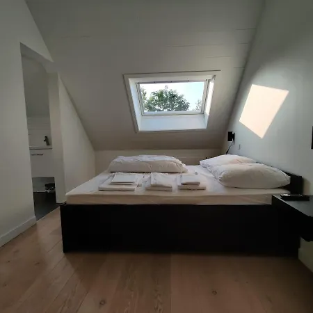 Beautiful 3-bedroom - 3-bathroom Pendula Apartment Bruges
