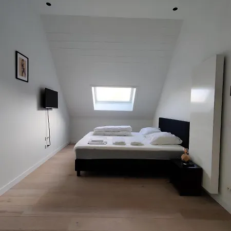 Beautiful 3-bedroom - 3-bathroom Pendula